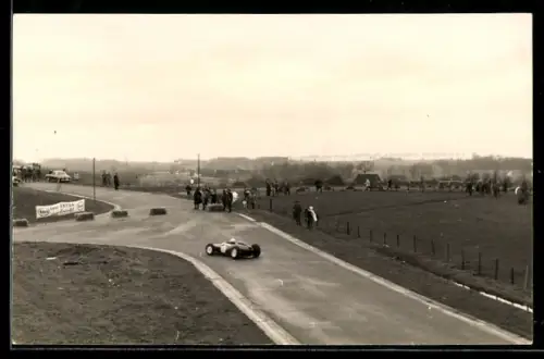 Foto-AK Brüssel, Stirling Moss im Auto Formel-1 Rennwagen Lotus 18, F1 Grand Prix 1962