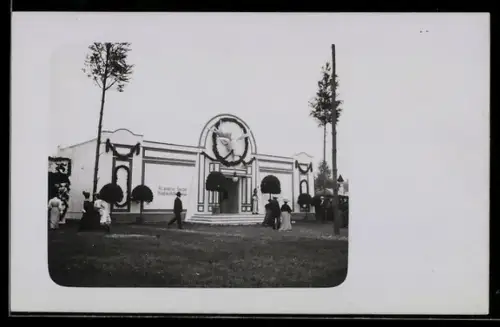 Foto-AK München, XV. Bundesschiessen des Schützenvereins im Jahr 1906, Vor dem Kunstausstellungssaal, Schützenfest