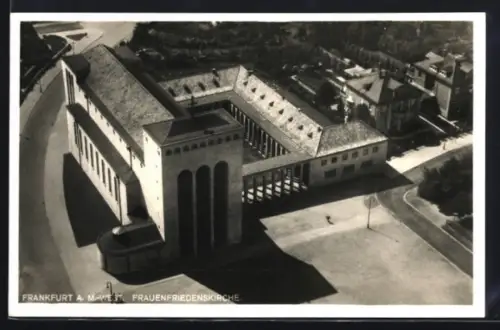 AK Frankfurt-Bockenheim, Frauenfriedenskirche aus der Vogelschau