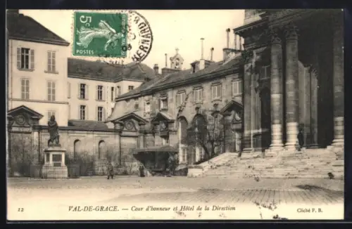 AK Paris, Val-de-Grace, Cour d`honneur et Hôtel de la Direction