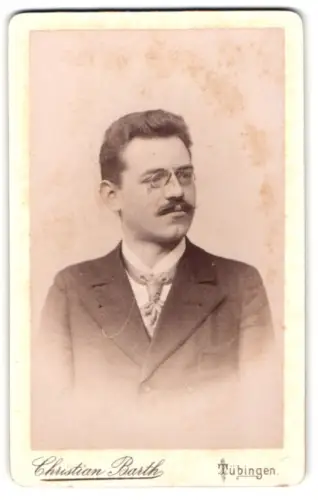 Fotografie Christian Barth, Tübingen, Uhlandstrasse 7, Porträt eines jungen Mannes