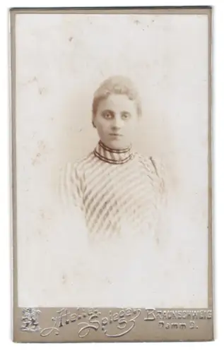 Fotografie Atelier Spiegel, Braunschweig, Damm 9, Porträt einer jungen Frau