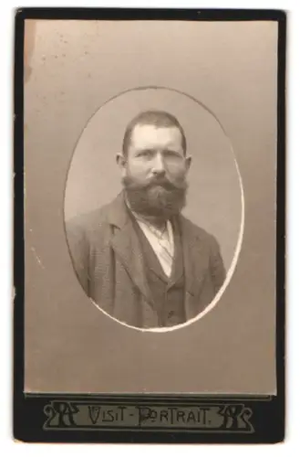 Fotografie unbekannter Fotograf und Ort, Porträt eines Mannes mit Bart