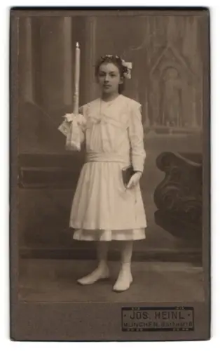 Fotografie Jos. Heinl, München, Göthestr. 6, Mädchen mit Kerze