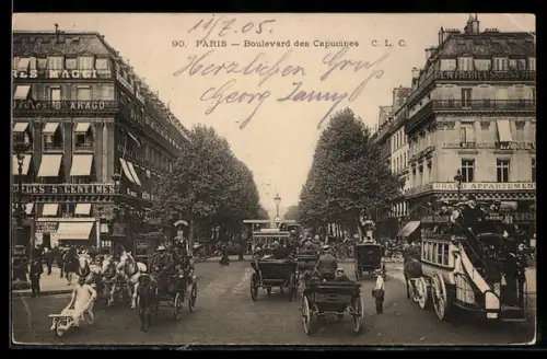 AK Paris, Boulevard des Capucines avec calèches et passants animés
