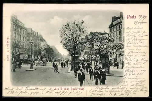AK Paris, Les Grands Boulevards animés avec passants et arbres