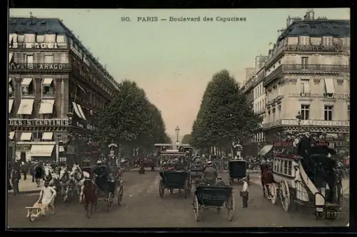 AK Paris, Boulevard des Capucines avec calèches et passants animés