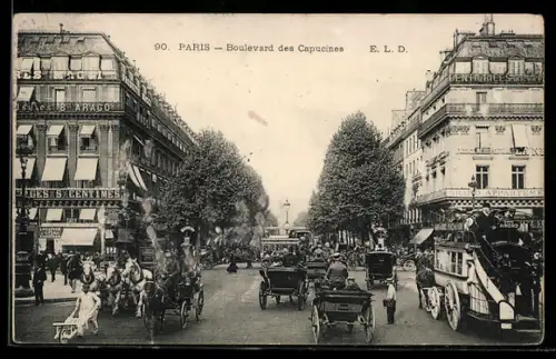 AK Paris, Boulevard des Capucines avec voitures et calèches animées