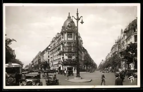 AK Paris, Carrefour Drouot avec circulation et architecture emblématique