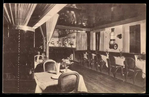 AK Paris, Intérieur du restaurant Caprice à Montmartre