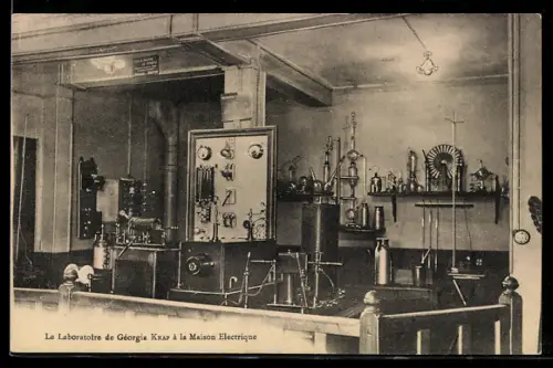 AK Paris, Le laboratoire de Georgia Knap à la Maison Electrique