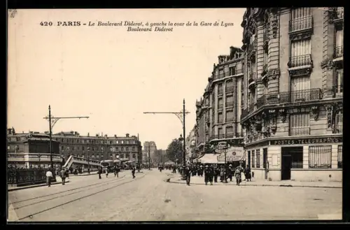 AK Paris, Le Boulevard Diderot, à gauche la cour de la Gare de Lyon