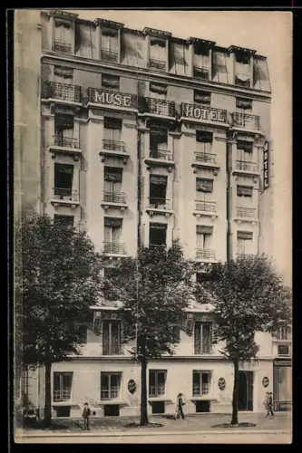AK Paris, Facade du Muse Hotel sur la Rue Caulaincourt