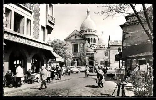 AK Paris, Place du Tertre, Église Saint-Pierre de Montmartre et ambiance animée des cafés