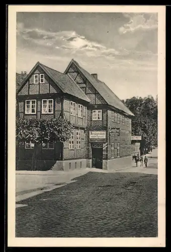 AK Mölln i. Lbg., Gasthof zum Weissen Ross, Bes. Theodor Schlie, Aussenansicht
