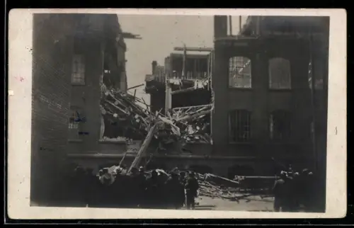 Foto-AK Schweinfurt, Einsturz Heimannsche Schuhfabrik 13.6.1911