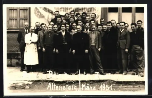 Foto-AK Altensteig, Teilnehmer am Beiz- und Polierkurs der Zweihorn-Werke 1951