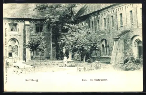 AK Ratzeburg, Dom, Partie im Klostergarten