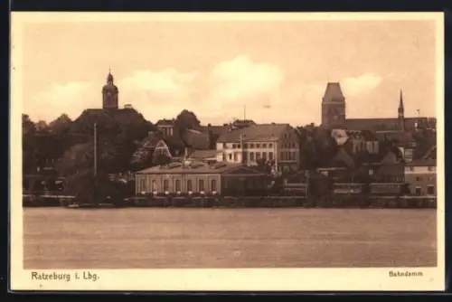 AK Ratzeburg i. Lbg., Bahndamm, Ortsansicht mit Dom