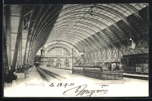 AK Frankfurt a. M., Hauptbahnhof, In der Perronhalle