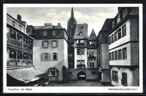 AK Frankfurt am Main, Handwerkerplätzchen, Hofpartie mit Tordurchgang, Kirchturm