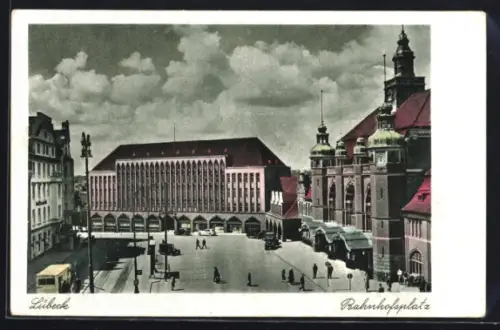 AK Lübeck, Bahnhofsplatz mit Bahnhof aus der Vogelschau