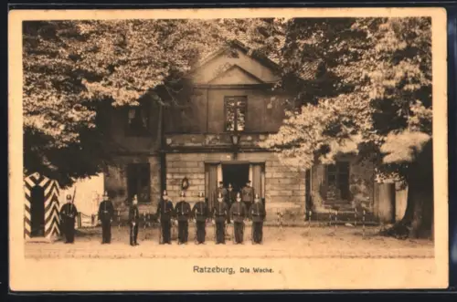 AK Ratzeburg, Die Wache, mit Soldaten-Aufstellung