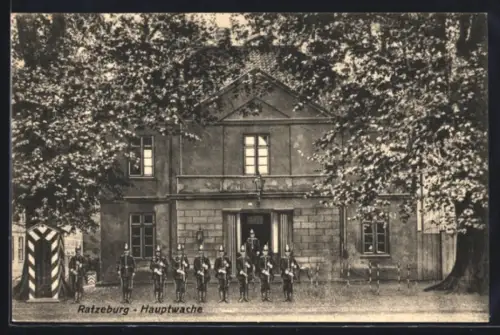 AK Ratzeburg, Hauptwache mit Soldaten-Aufstellung