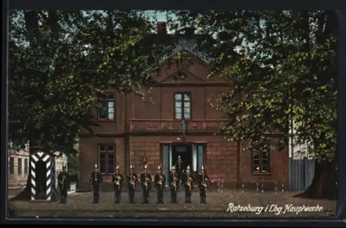AK Ratzeburg i. Lbg., Hauptwache, Soldaten-Aufstellung