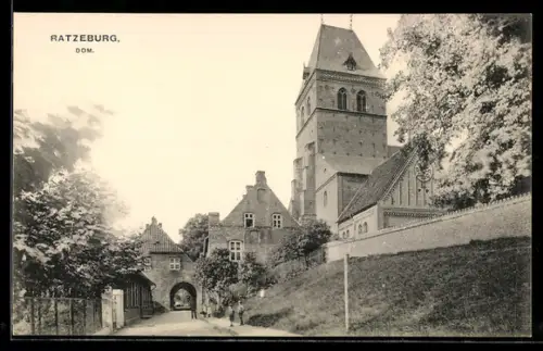 AK Ratzeburg, Dom mit Strassenpartie