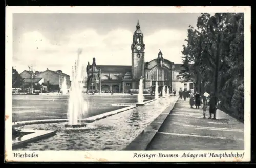 AK Wiesbaden, Reisinger-Brunnen-Anlage, Hauptbahnhof