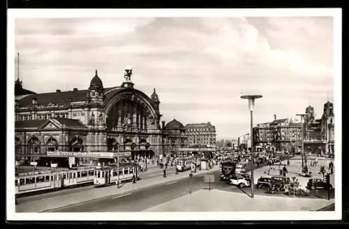 AK Frankfurt a. M., Hauptbahnhof, Strassenbahnen, Platzansicht