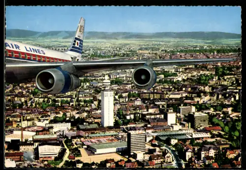 AK Frankfurt-Sachsenhausen, Blick auf Stadtzentrum und Henninger-Turm, mit Flugzeug