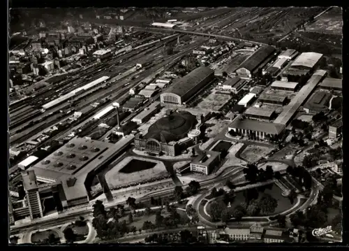 AK Frankfurt-Westend, Messegelände und Festhalle aus der Luft