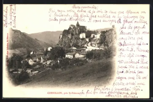 AK Cornillon près St-Étienne, Vue du village sur la colline avec église et maisons environnantes