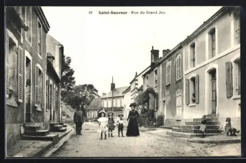 AK Saint-Sauveur-en-Puisaye, Rue du Grand Jeu