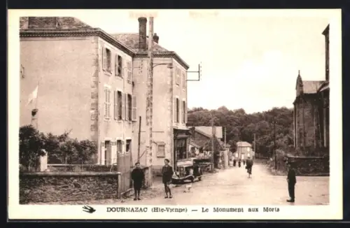 AK Dournazac, La Monument aux Morts