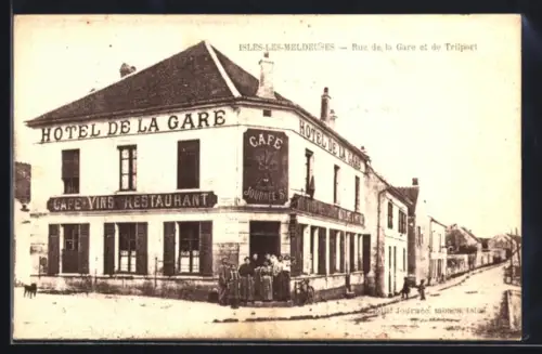 AK Isles-les-Meldeuses, Rue de la Gate et le Hotel de la Gare, de Trilport