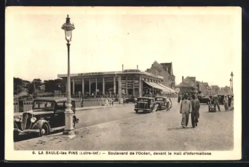 AK La Baule-les-Pins /Loire-Inf., Boulevard de l`Océan, devant le Hall d`informations