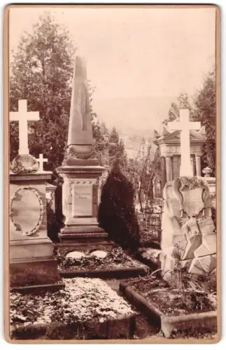 Fotografie G. Breyer, Künzelsau, Ansicht Künzelsau, Grabmal der Eltern von Charlotte Roud, geb. Bauer, Post mortem