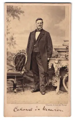 2 Fotografien Schwendy & Suck, Berlin, Colonel Henri-Frederic de Meuron-Terisse und seine Frau Anna