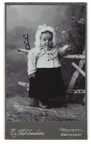 Fotografie E. Schlenker, Wädenswil, Porträt eines kleinen Kindes