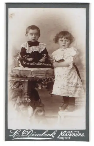 Fotografie L. Dimbeck, Mainburg, zwei Kinder in eleganter Kleidung