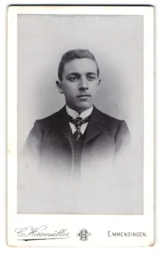 Fotografie Carl Hirsmüller, Emmendingen, Markgrafenstrasse 55, Porträt eines jungen Mannes