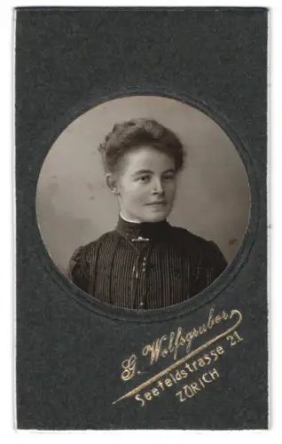 Fotografie G. Wolfsgruber, Zürich, Seefeldstrasse 21, Porträt einer jungen Frau