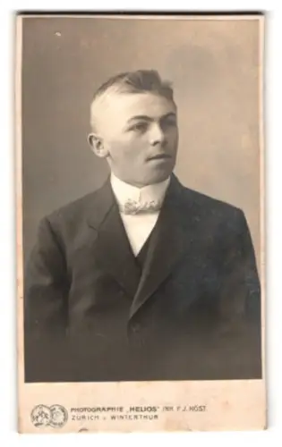 Fotografie Helios, Zürich, Bahnhofstrasse 110, Porträt eines jungen Mannes