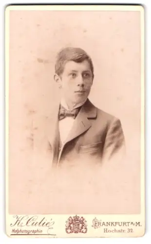 Fotografie Katharina Culie, Frankfurt am Main, Hochstr. 32, Porträt eines jungen Mannes