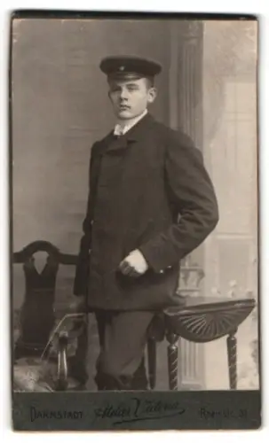 Fotografie Atelier Victoria, Darmstadt, Rheinstrasse 31, junger Mann in Uniform