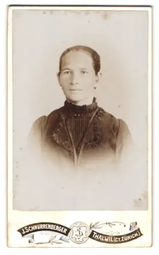 Fotografie J. Schnurrenberger, Thalwil (Ct. Zürich), Porträt einer Dame
