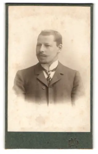 Fotografie Max Damm, Bad Harzburg, Herz. Wilhelm-Str. 73, Porträt eines eleganten Herrn